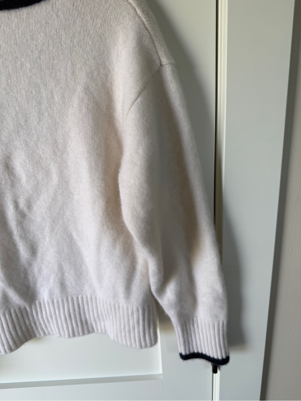 Reformation Cashmere Varsity Vneck Sweater Cream Navy XS - Picture 11 of 12